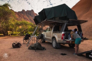 namibia spitzkoppe 4x4 samochód namiot bocian safaris