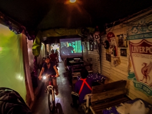 tajlandia bangkok grasshoppers adventures nocna wycieczka rowerowa uliczki kino liverpool