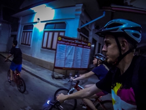 tajlandia bangkok grasshoppers adventures nocna wycieczka rowerowa uliczki razem