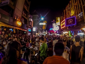 tajlandia bangkok khao san road backpacker noc